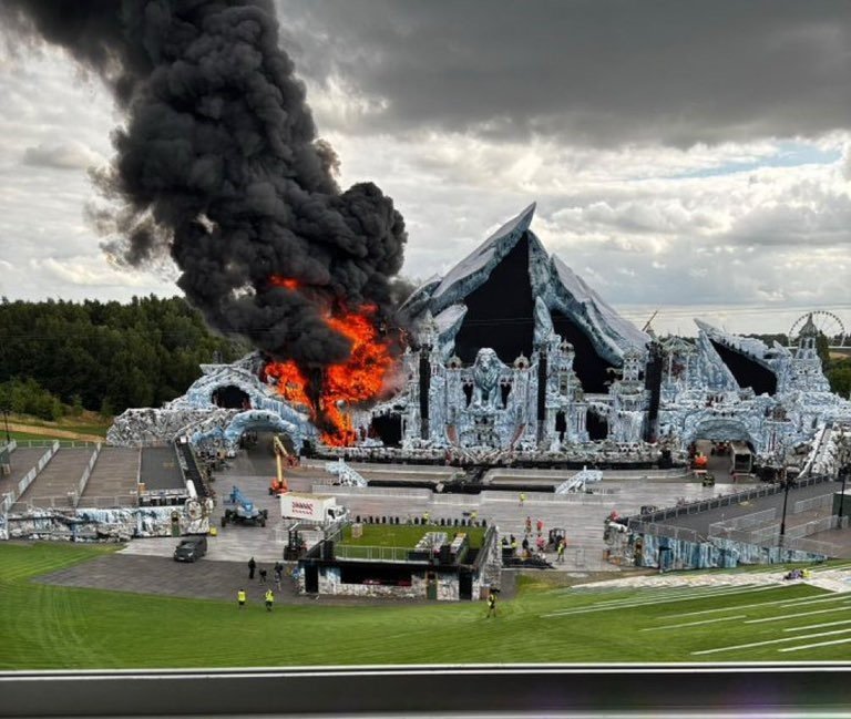 Incendio consume escenario principal de Tomorrowland a dos días del inicio del festival en Bélgica