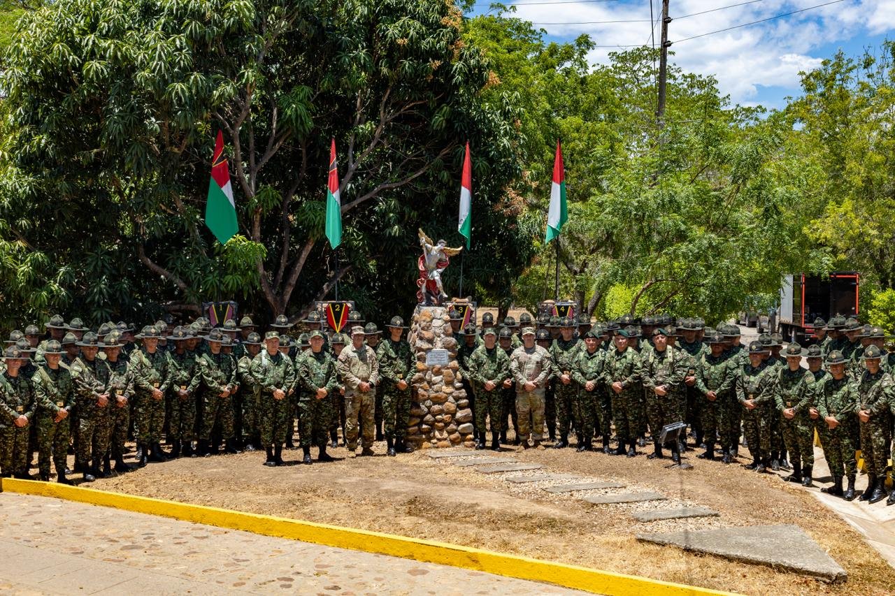 Disciplina militar como cultura: Escuela de Soldados Profesionales realizó seminario con 175 instructores líderes