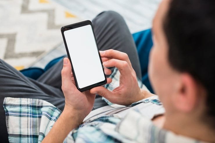 El celular que nunca se apaga: ¿cuánto tiempo podemos vivir sin mirar la pantalla?