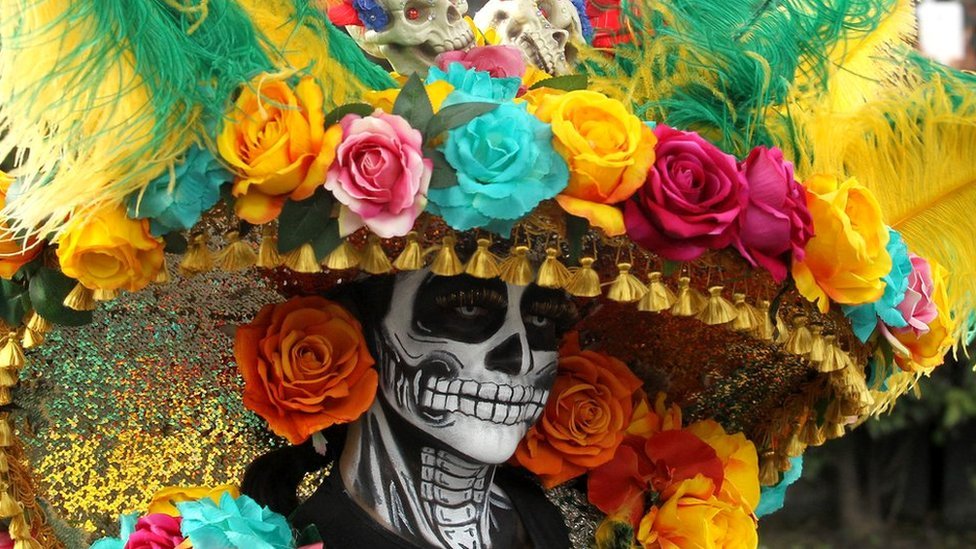 Día de Muertos: el camino de flores que mantiene vivos a quienes ya partieron